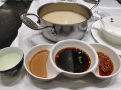 -红鼎豆捞·非遗鲍皇汤火锅(宝丰路店)