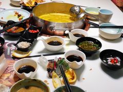-洪氏嗨捞·猪肚鸡火锅(阳光天地店)