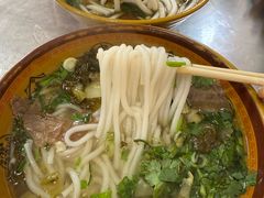 -花溪牛肉粉(八鸽岩店)