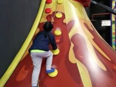 -嘿哟动霸CHUA·新潮玩运动娱乐中心·蹦床滑冰团建乐园