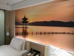 -杭州西湖湖滨银泰亚朵酒店
