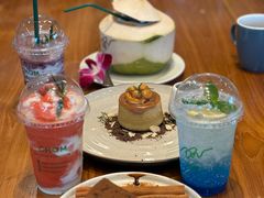 -Chom Cafe and Restaurant