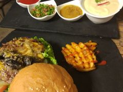 -HIGH FIVE哈福手工汉堡(桂林路店)