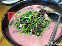 皮蛋煮红苋菜-何氏排骨(左家塘店)