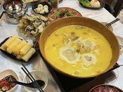 -鲜入围煮花胶鸡海鲜火锅