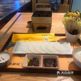 建议店家设置一个自助小料台，增加蘸料的种类