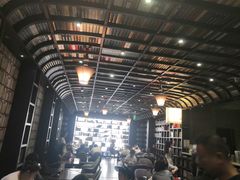 -钟书阁(松江泰晤士小镇店)