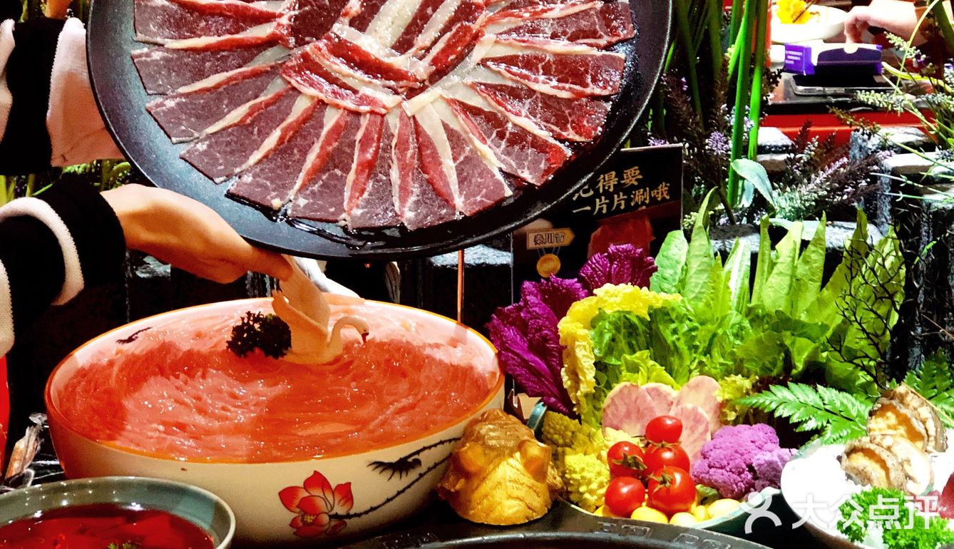 甄选鲜活高级食材｜重庆火锅吃出米其林感觉