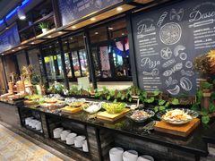 自助取餐区-圣琼美食百汇自助餐厅(福安购物广场店)