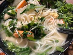 浓汤鱼汁小锅米线-肥汁米蘭香港米线(宁波路总店)