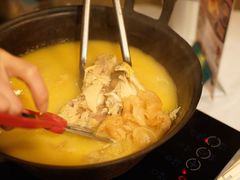 -鲜入围煮花胶鸡海鲜火锅