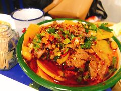 -马路边边串串香形象店(磐石路店)