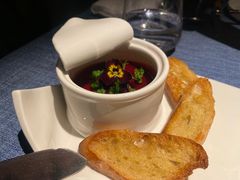 鹅肝面包-弦月窗LUNETTE BY AMANDA(复兴路店)