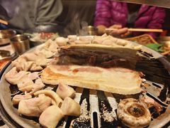 烤猪五花肉-草家酱蟹炭火烤肉店(珲春南路一店)
