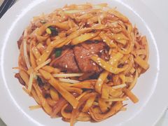 招牌干炒牛河-新大咀港式茶餐厅(宝山万达店)