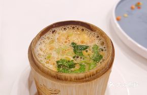 Lobster Meat Bamboo Tube Hand-Pulled Noodles