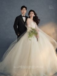 -雪中彩影婚纱摄影·微光艺术中心