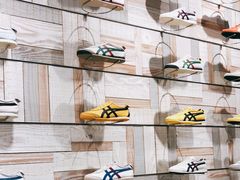 -Onitsuka Tiger(港汇恒隆广场店)