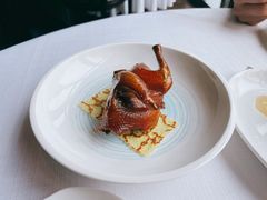 玻璃皮润烧乳鸽王-富力丽思卡尔顿酒店·丽轩中餐厅