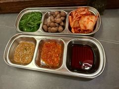 -围炉肉舍•炭烤活鳗•丹东海鲜烤肉(步行街店)