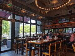 靠窗位-COMMUNE幻师(五角场店)