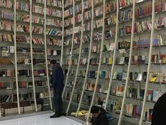 -钟书阁(松江泰晤士小镇店)