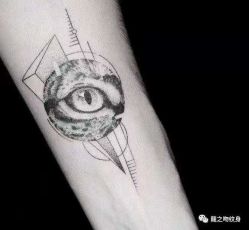 点击看大图 -龙之吻专业刺青·手工耳洞·纹身去色