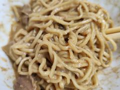 -松树干拌面店