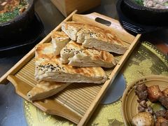 饽饽饼-王明古法砂锅居(开化寺店)