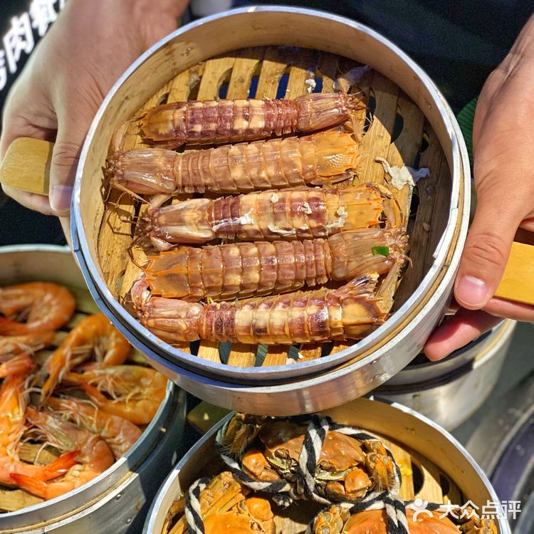 沉浸式吃饭体验，烁夜5D概念海鲜烤肉自助