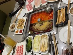 -海底捞火锅(曹安公路店)