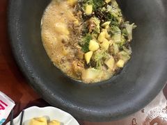 -粘豆包柴火铁锅炖