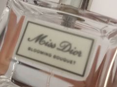 -DIOR迪奥(德基广场女装店)