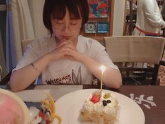 -香格里拉鱼跃地中海西餐厅·牛排披萨