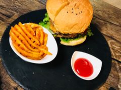 -HIGH FIVE哈福手工汉堡(桂林路店)