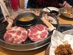 -江南猪肉商会无限续吃(弘大店)