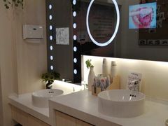 -维乐口腔(美维云门诊陆家嘴店)