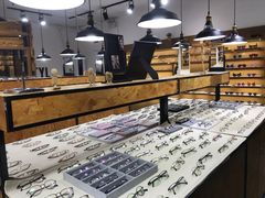 -罗伯特眼镜·蔡司官方授权(罗湖国贸店)
