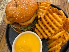 -FLOVIE FLORIST CAFE