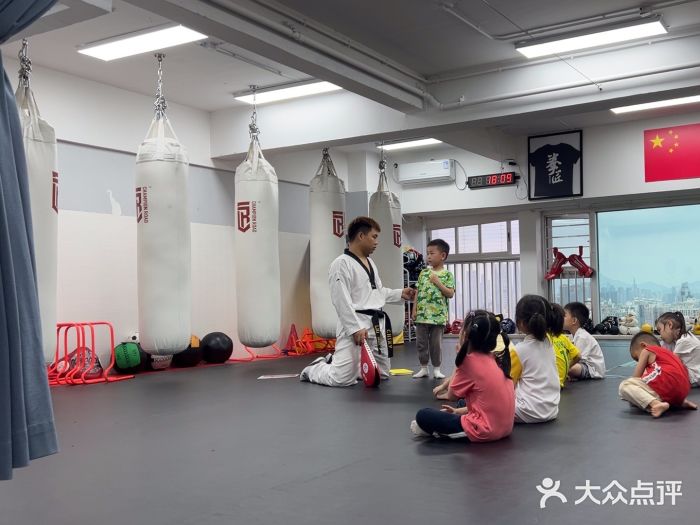 巨鹿格斗学院·拳击·搏击(石厦店)图片