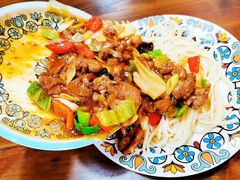 -歹歹的加个面过油肉拌面