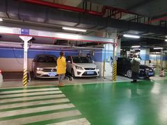 -徐汇日月光地下停车场