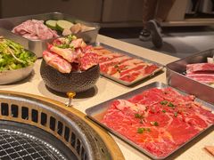 -蚂蚁洞·烤肉大营地(上海静安大悦城店)