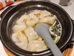 蟹粉小馄饨-馋三尺蟹粉小笼(人民广场店)