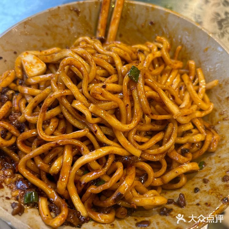 成都美食合集|鸡杂干拌和杂酱面都好吃[加油]