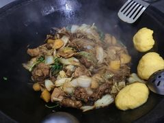 -粘豆包柴火铁锅炖