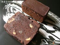 大的那块是味多美滴=）-雕刻时光咖啡馆(北航店)