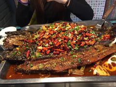 -鸣记脆皮烤鱼·海鲜烤鱼(三八广场店)