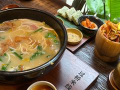 -银米·云南传统过桥米线(双廊黑金冠店)