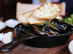 -ROAST coffee & eatery